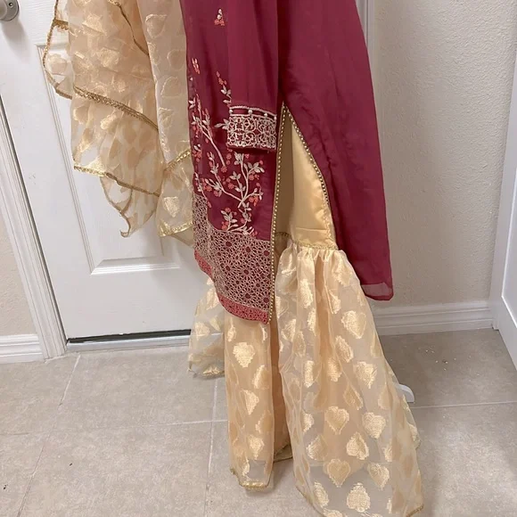 New Pakistani Indian Ethnic shalwar kameez burgundy color with beautiful  #351 - Picture 9 of 15